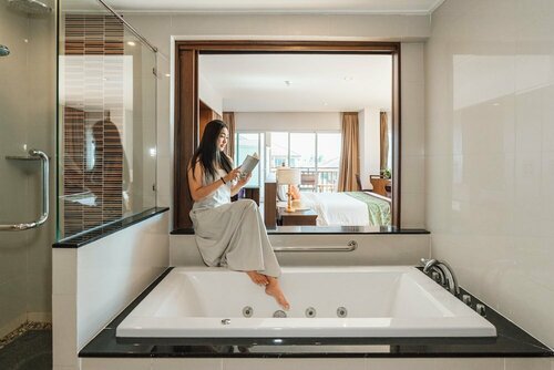 Гостиница The Heritage Pattaya Beachfront Resort в Паттайе