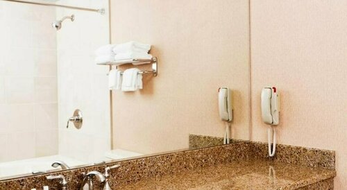 Гостиница Ann Arbor Regent Hotel & Suites в Ипсиланти