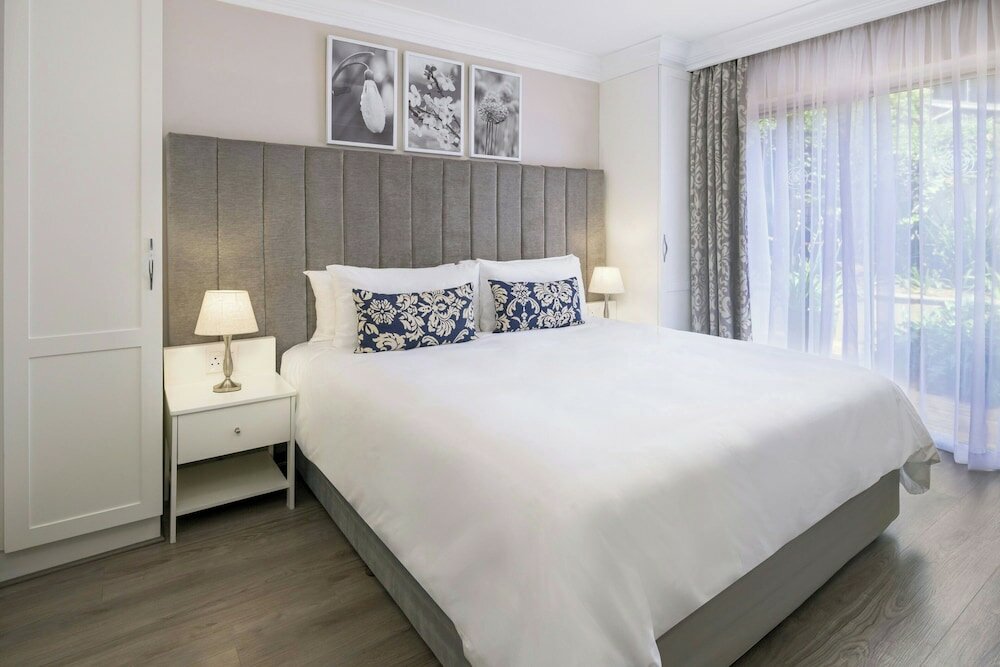 Фото Protea Hotel by Marriott Johannesburg Balalaika Sandton