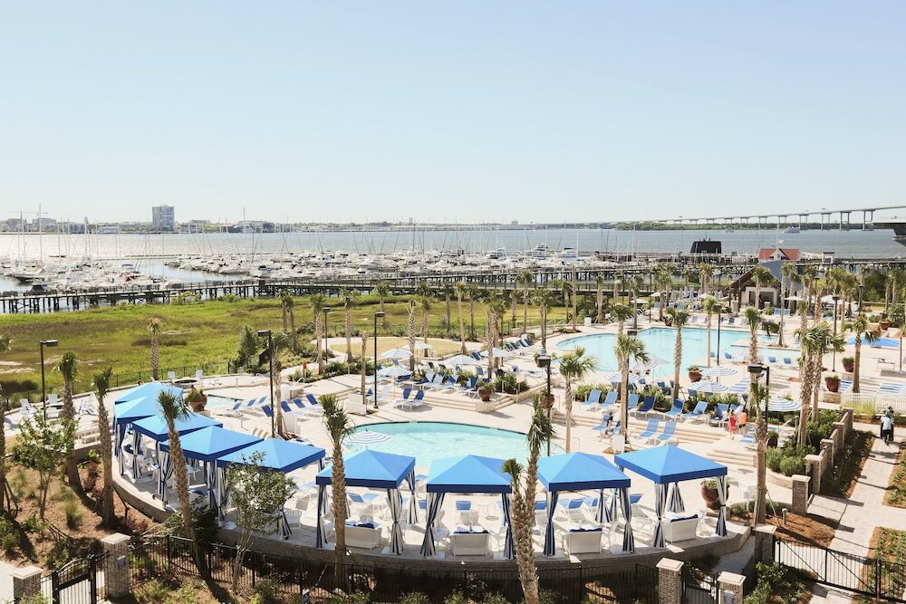 Фото The Beach Club at Charleston Harbor Resort and Marina