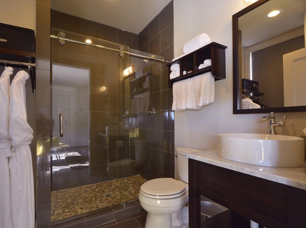 Фото White House Hotel