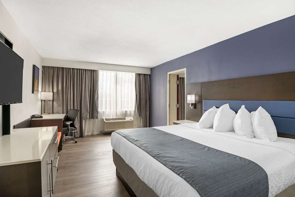 Фото Best Western Premier Richmond City Gateway