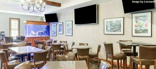 Гостиница Clarion Inn Conference Center Gonzales в Гонсалесе