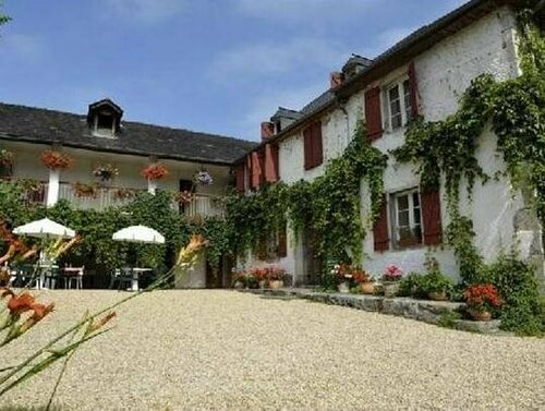 Гостиница Hotel Les Bains De Secours в Пау