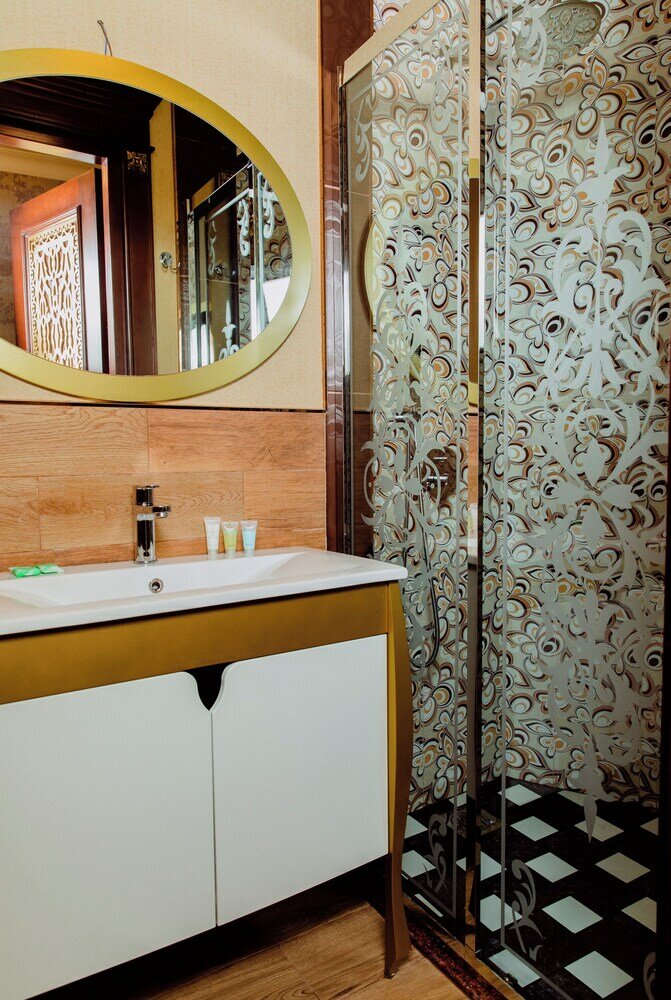 Фото Royal Antique Boutique Hotel