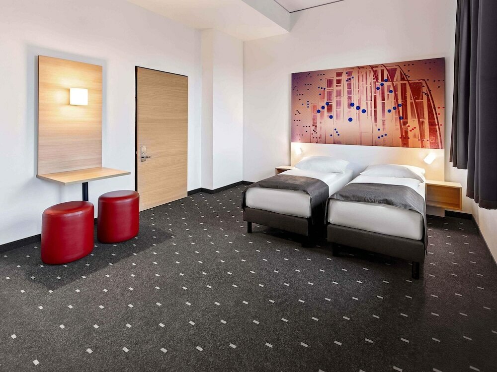 Фото B&b Hotel Köln-Troisdorf
