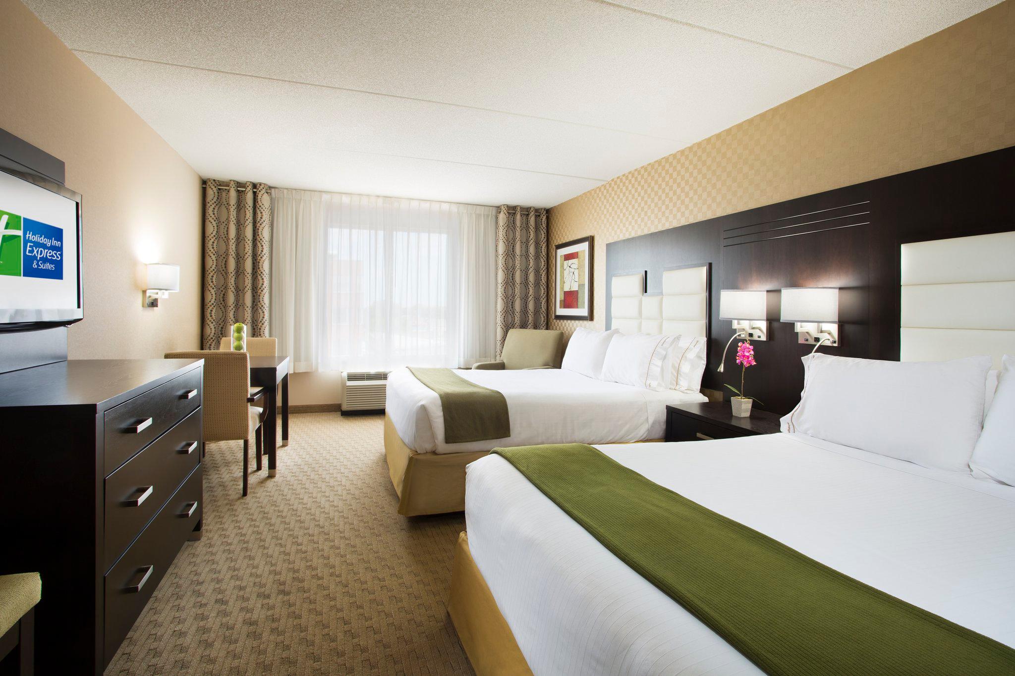 Фото Holiday Inn Express Hotel & Suites Ottawa West Nepean