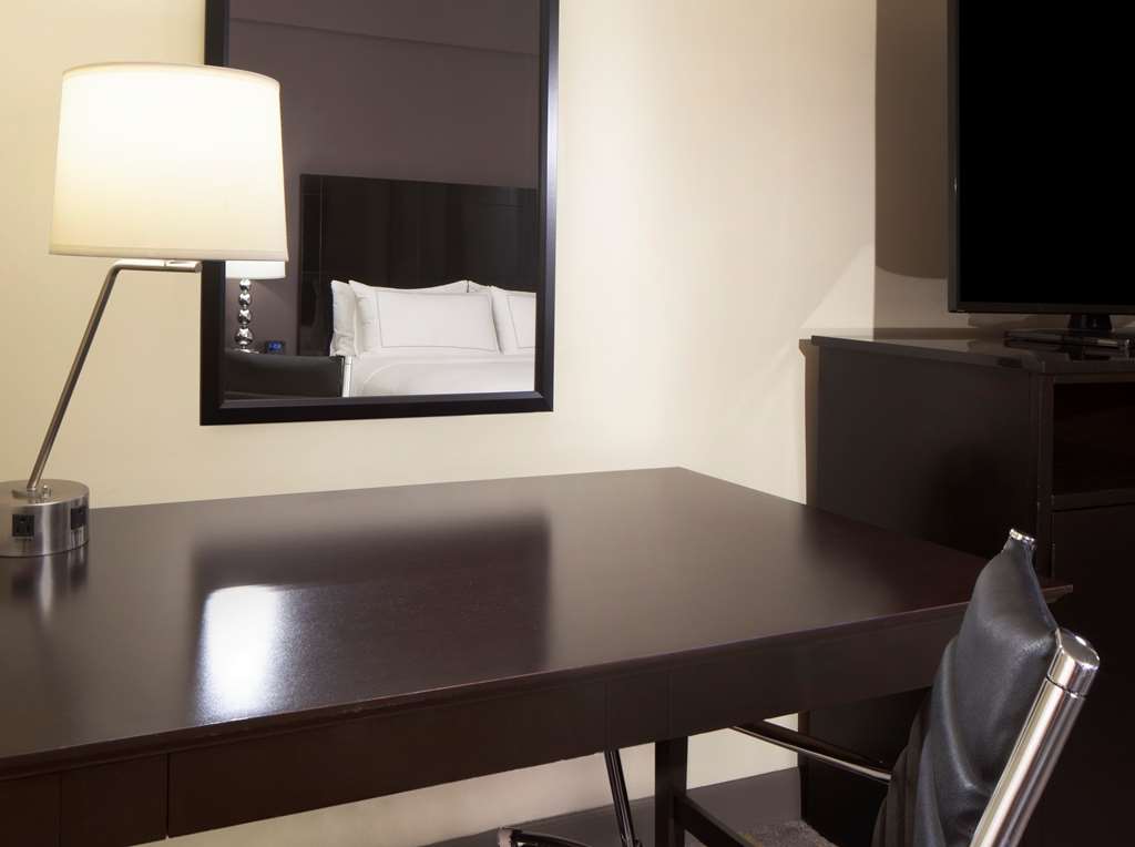 Фото DoubleTree by Hilton El Paso Downtown