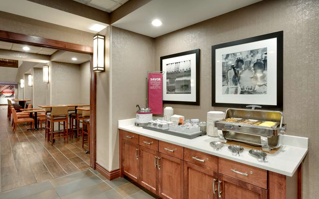 Фото Hampton Inn & Suites Pocatello