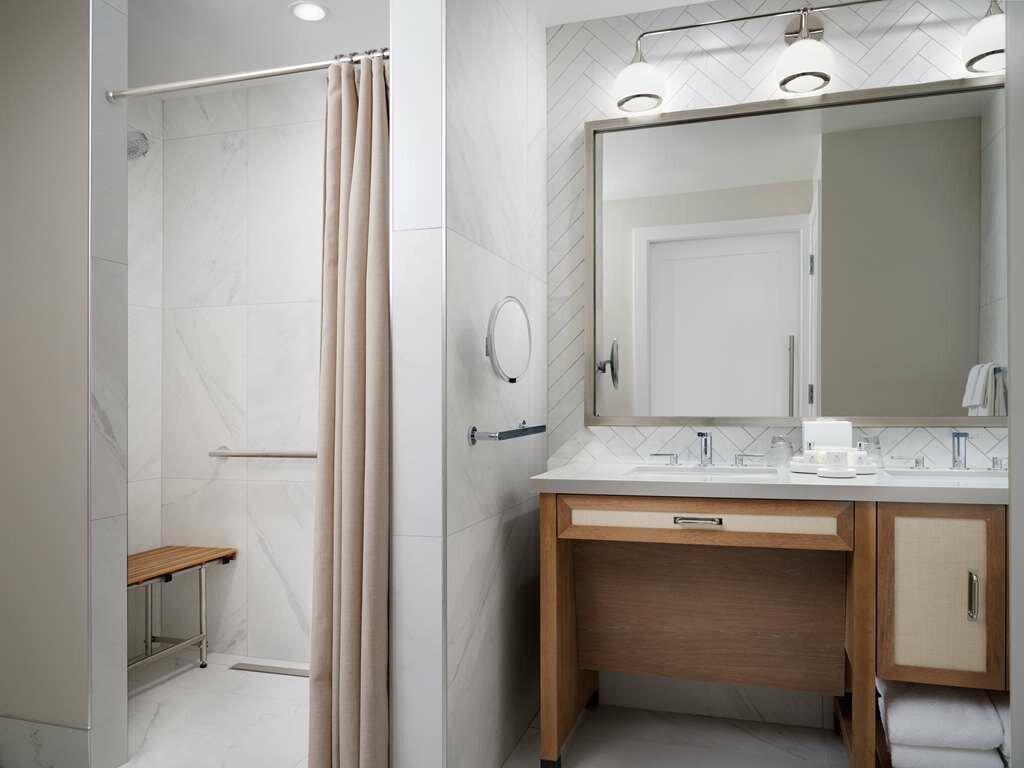 Фото Beach Village at The Del, Curio Collection by Hilton