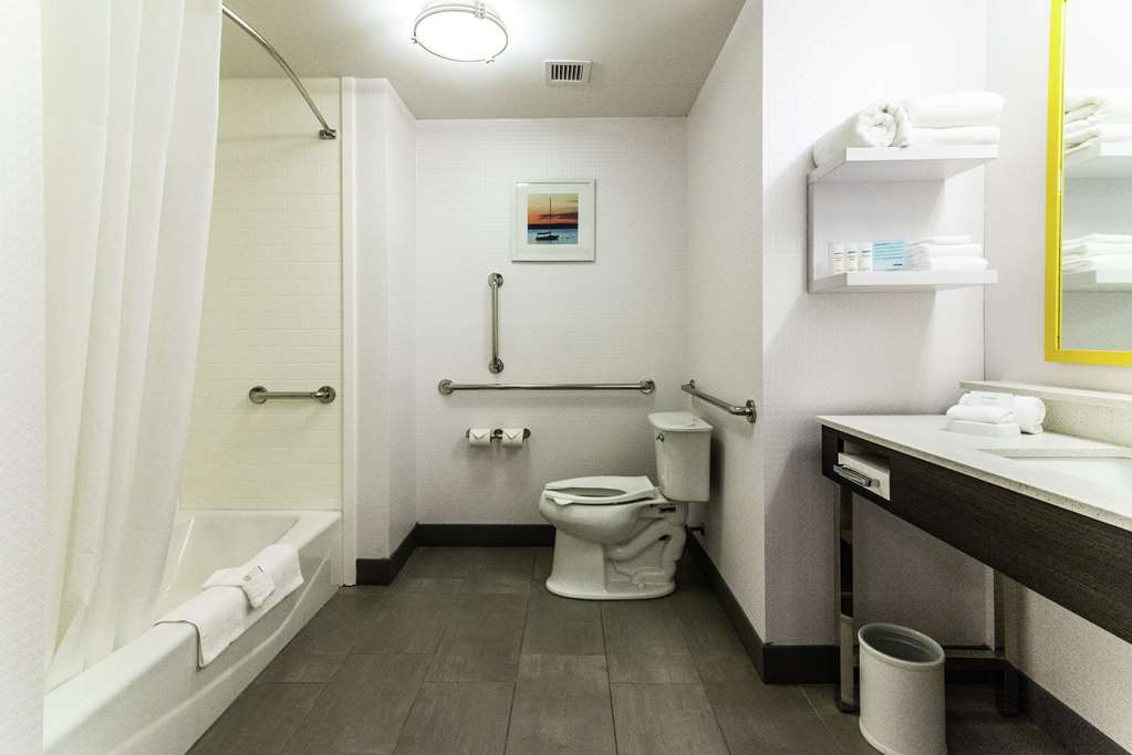 Фото Hampton Inn & Suites Allen Park