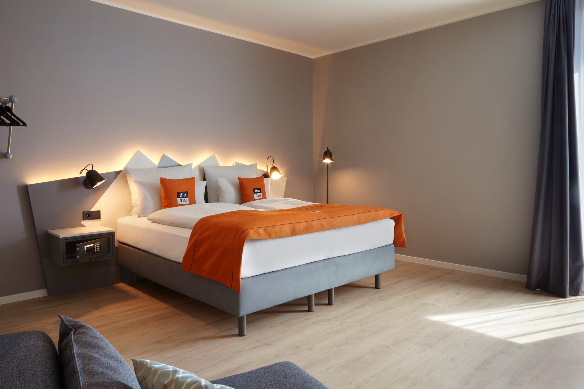 Фото The niu Hub