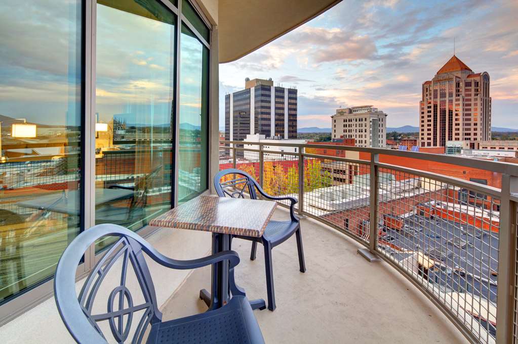 Фото Hampton Inn & Suites Roanoke-Downtown