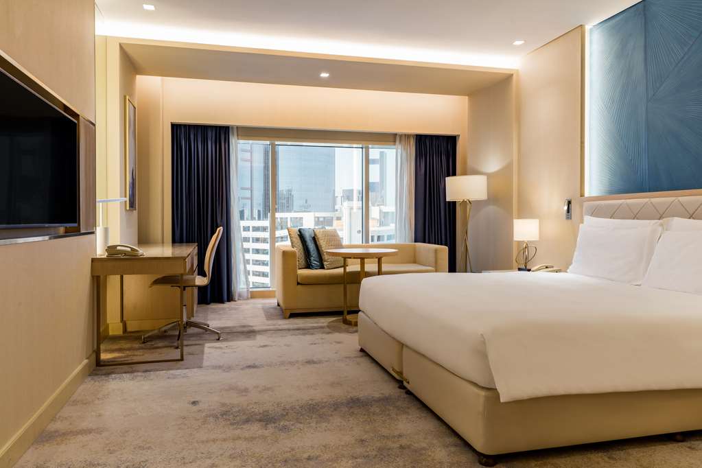 Фото The Diplomat Radisson Blu Hotel, Residence & SPA