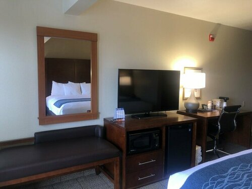 Гостиница Comfort Inn & Suites Ukiah Mendocino County в Юкайа