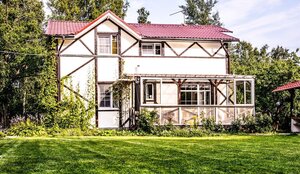 Otel-kottedj F&F  (Peterhof, Dachnaya ulitsa, 13), hotel