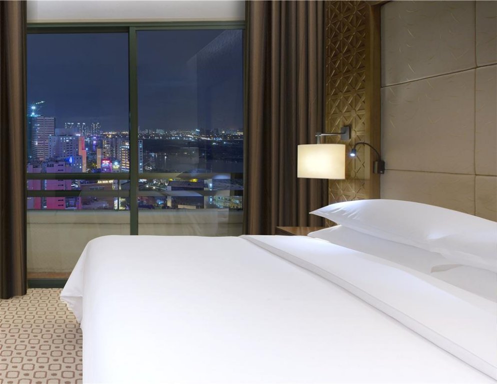 Фото Sheraton Saigon Hotel & Towers