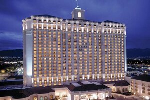 отель Little America Hotel