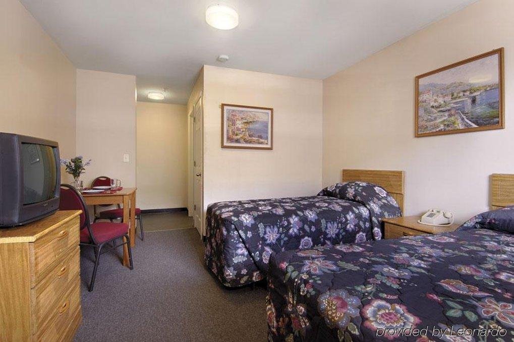 Фото The Inn at the Spanish Steps 