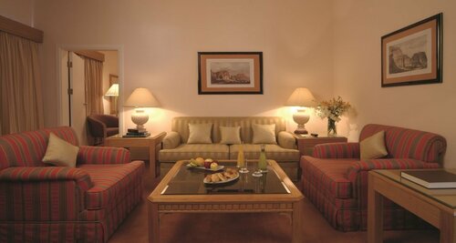 Гостиница Mövenpick Nabatean Castle Hotel