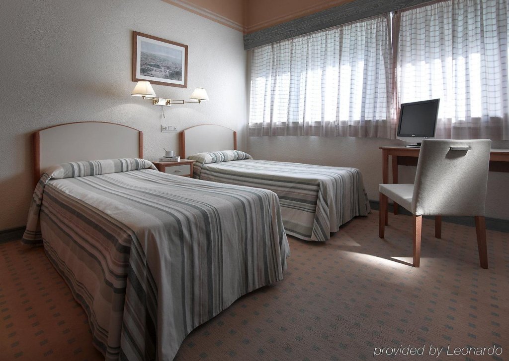 Фото Macià Monasterio de los Basilios Hotel