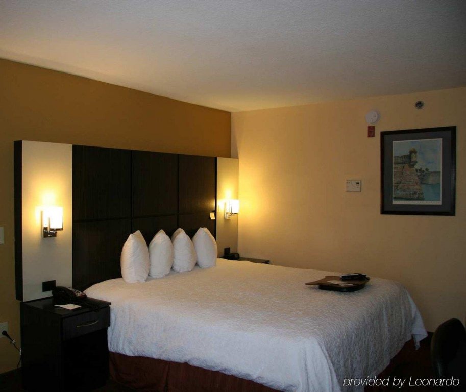 Фото Hampton Inn St. Augustine-Historic District