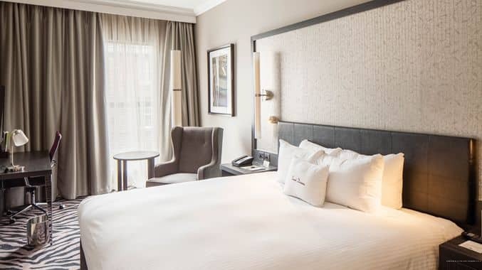 Фото DoubleTree by Hilton Edinburgh City Centre