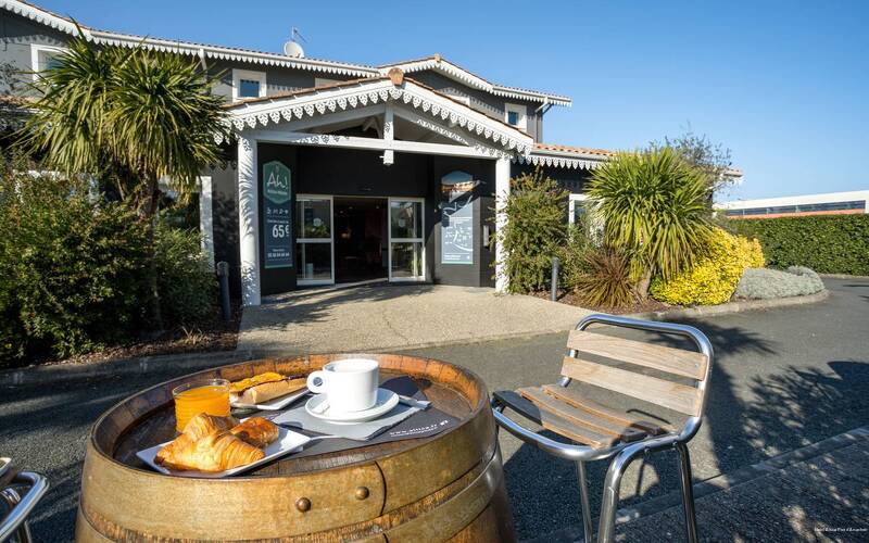 Фото greet hotel La Teste Bassin d' Arcachon