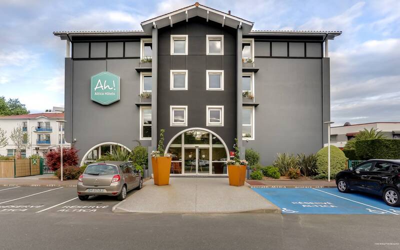 Фото greet hotel La Teste Bassin d' Arcachon