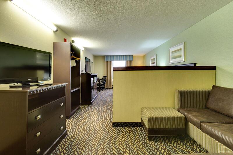 Фото Fireside Inn & Suites
