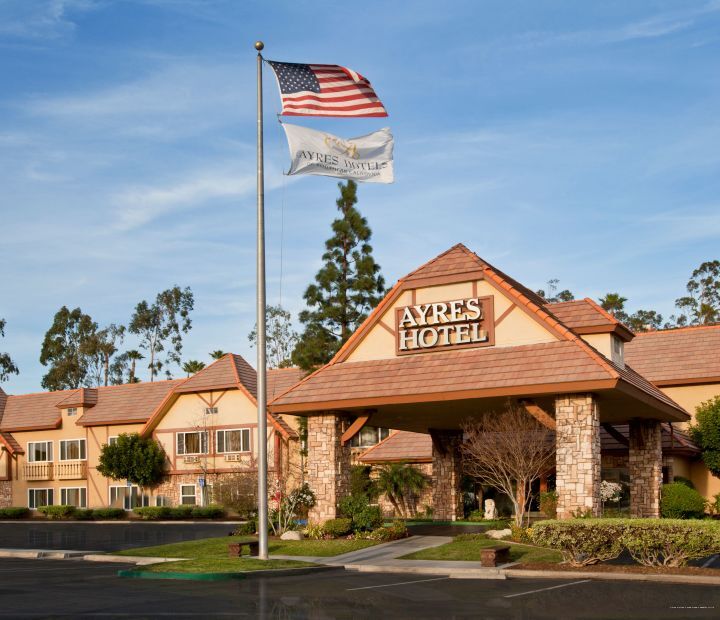Фото Ayres Suites Yorba Linda