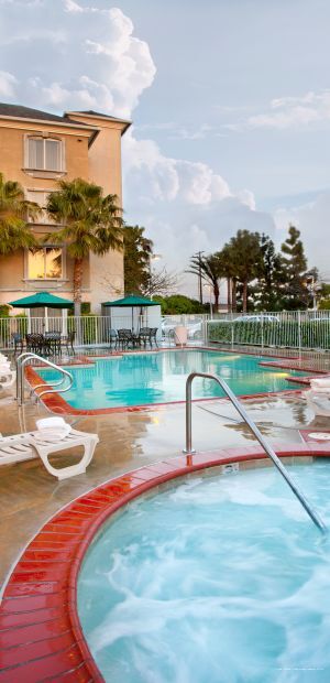 Фото Ayres Suites Yorba Linda