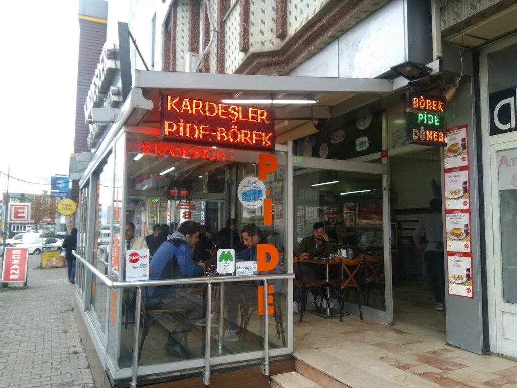 Restoran Kardeşler Börek Pide ve Döner, Sancaktepe, foto