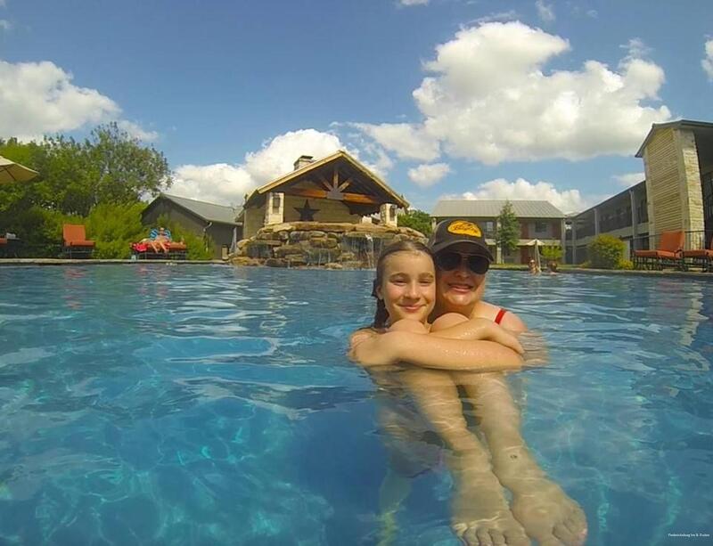 Фото Fredericksburg Inn & Suites