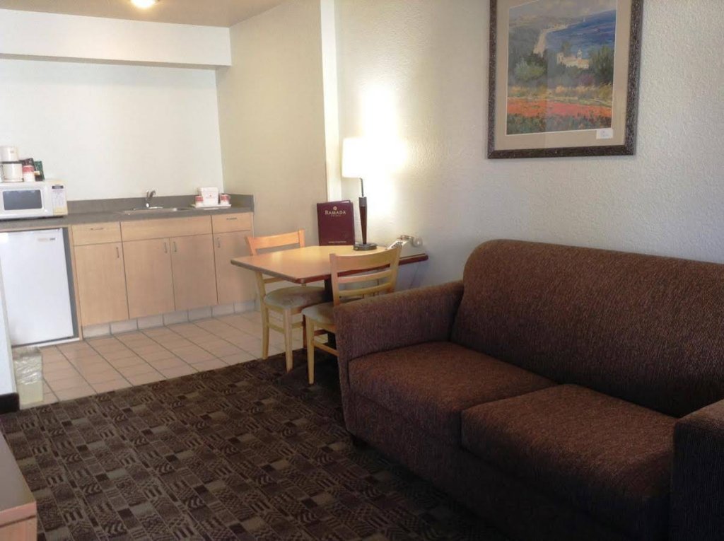 Фото Best Western Carlsbad by the Sea