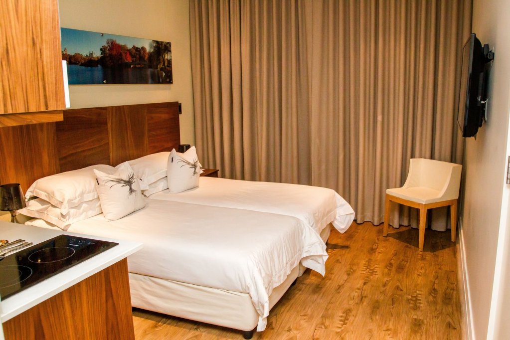 Фото The Residence at Urban Park