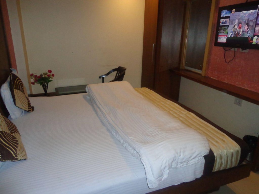 Фото Hotel Guruvas Inn