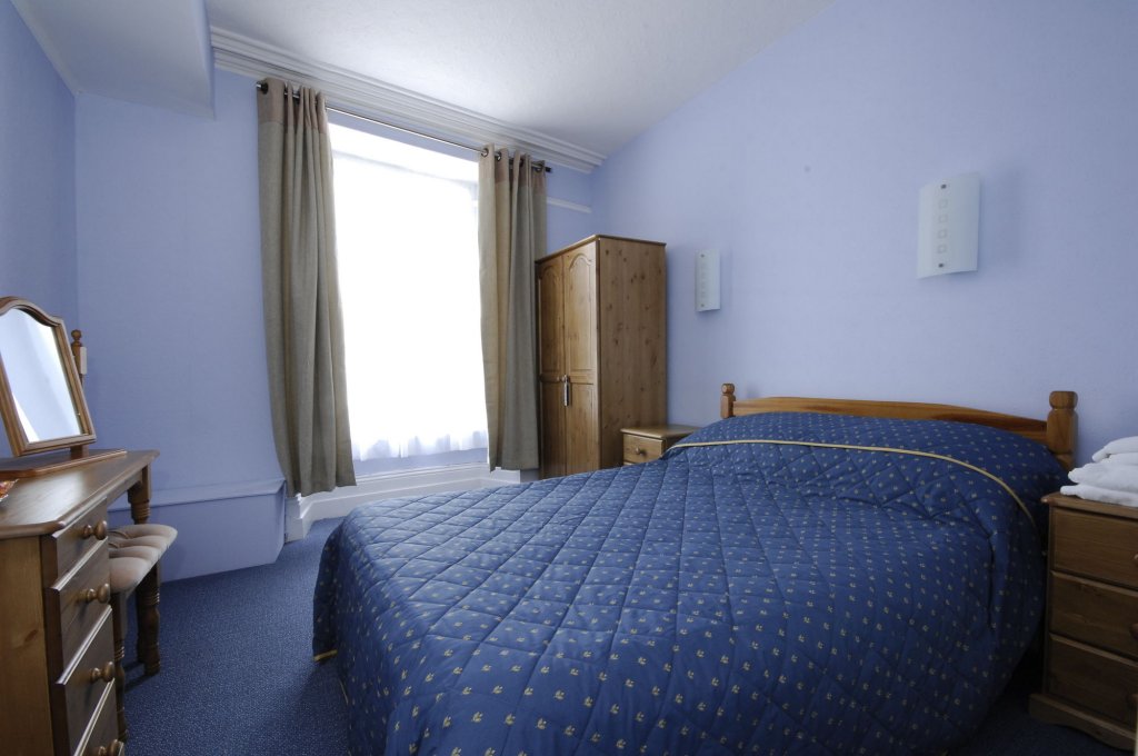 Фото The Longboat Inn