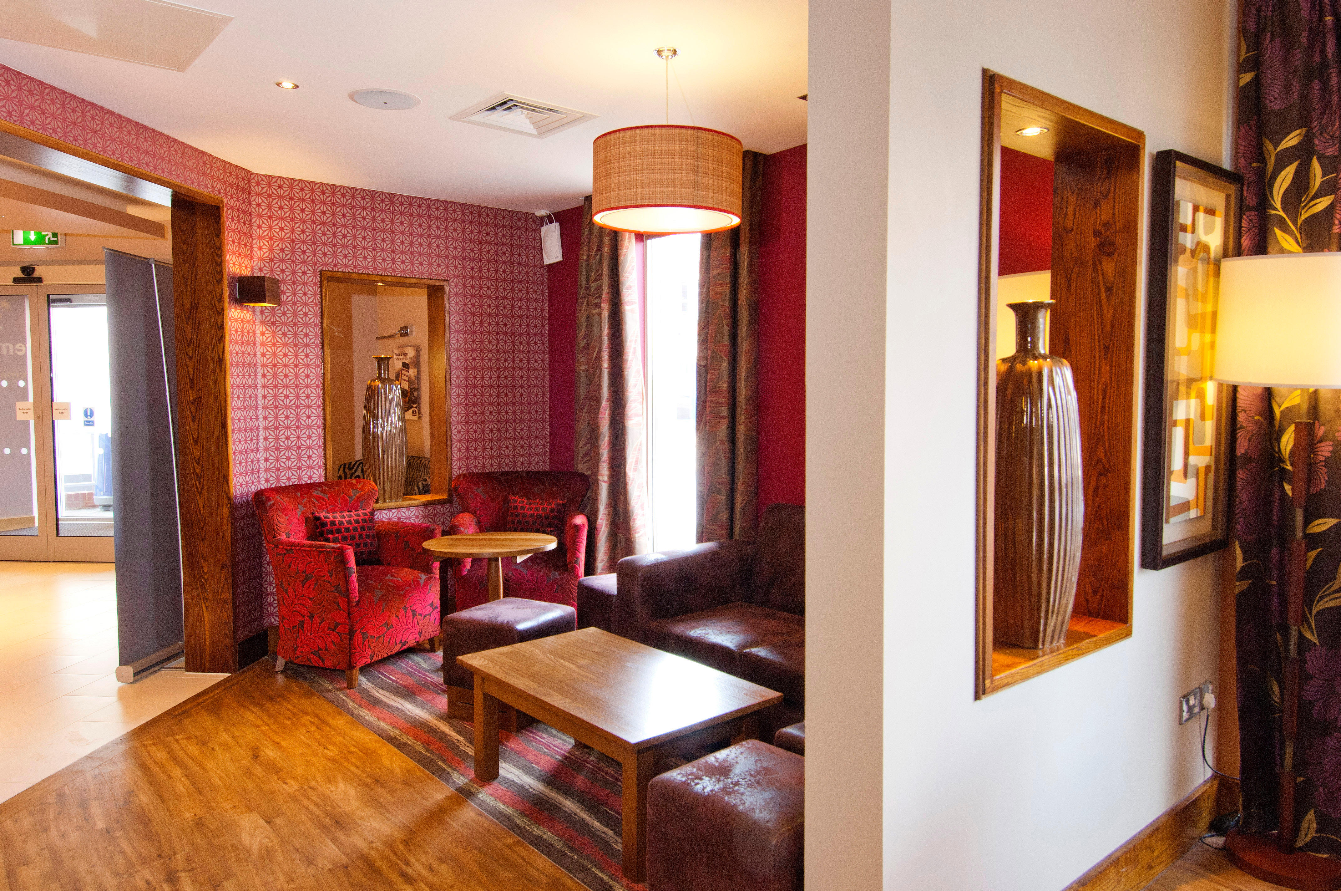 Фото Premier Inn Exeter Central St. Davids