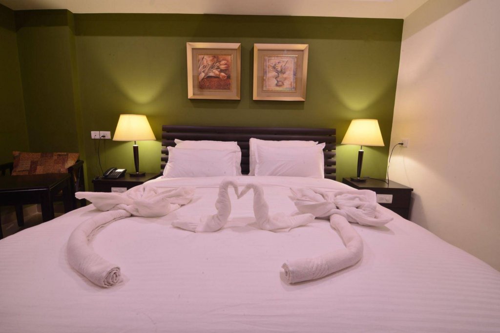 Фото Seasons Hotels & Resorts