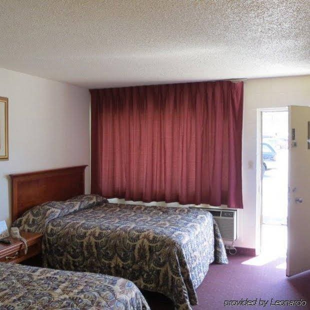 Фото Budget Inn Express Downtown Helena