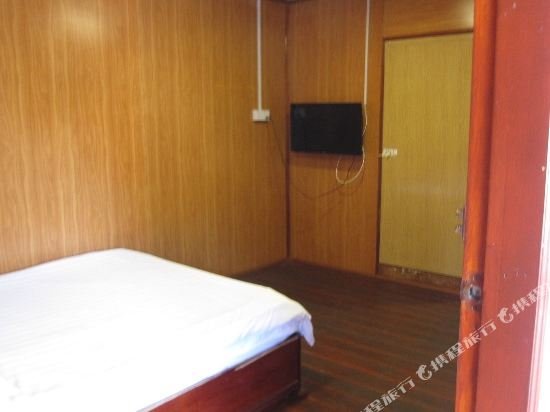 Фото Dragon Inn Floating Resort