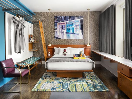 Фото The Drake Hotel