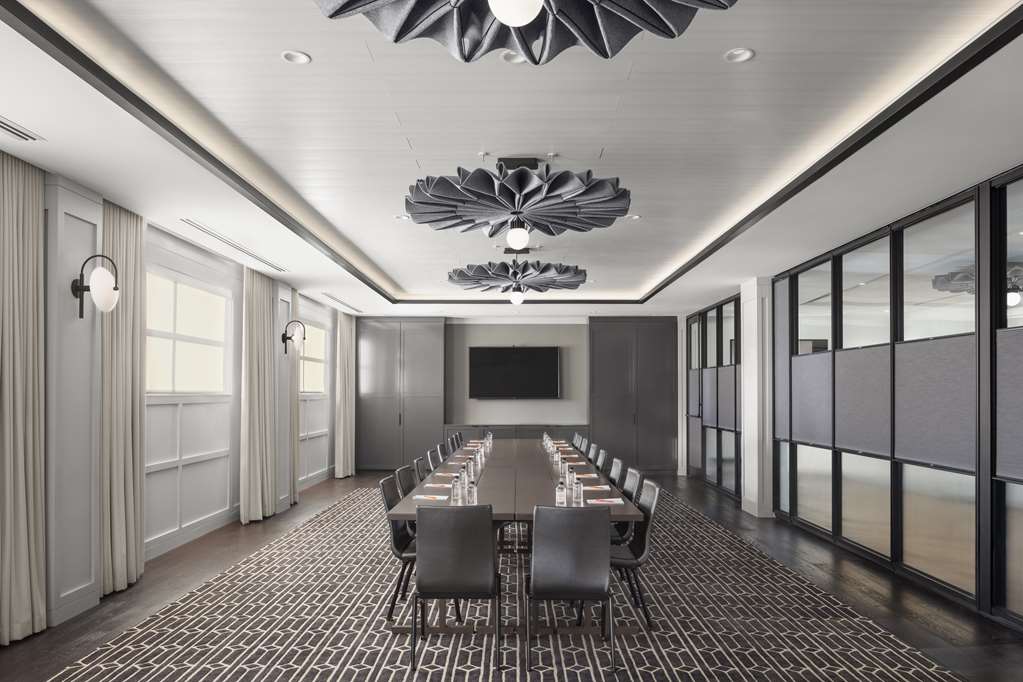 Фото Canopy by Hilton Portland Waterfront