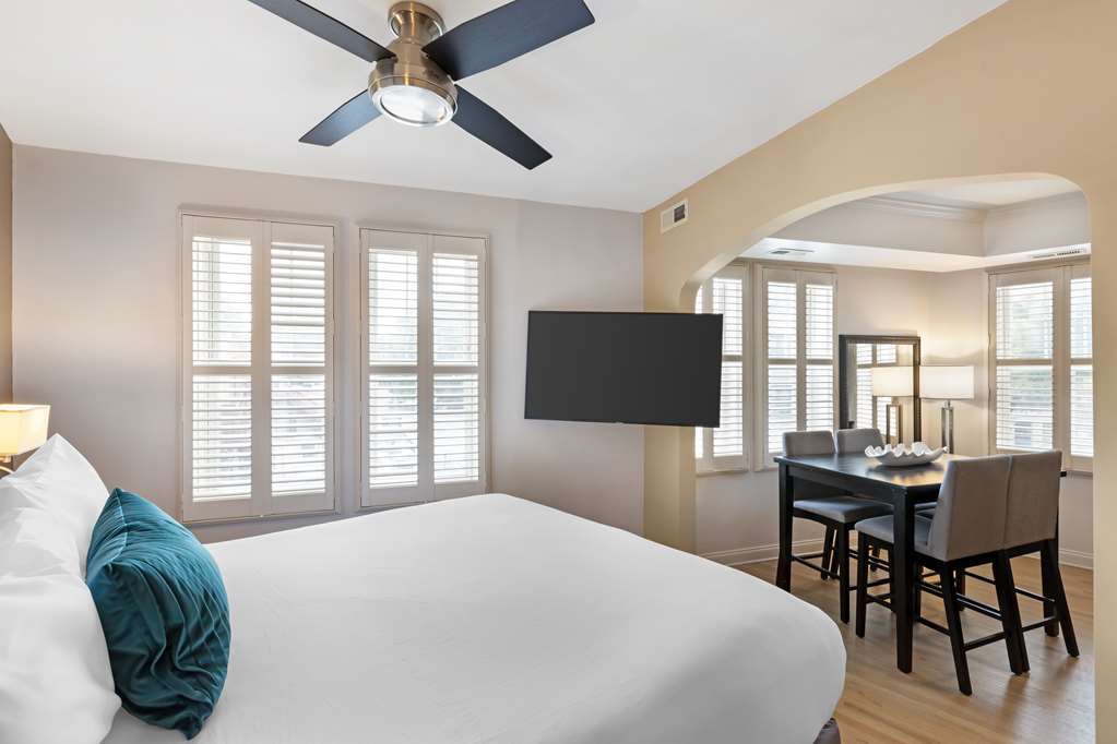 Фото Best Western Plus Hawthorne Terrace Hotel