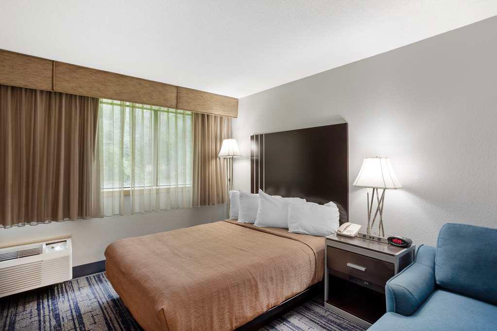 Фото Best Western Plus Reading Inn & Suites