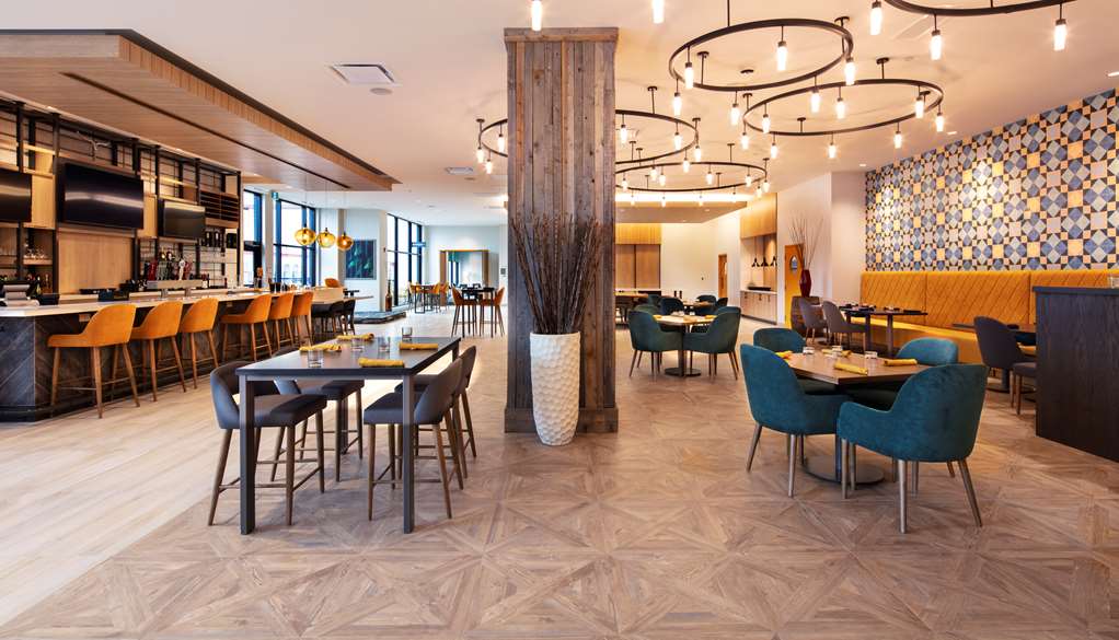 Фото Hilton Garden Inn Moncton Downtown