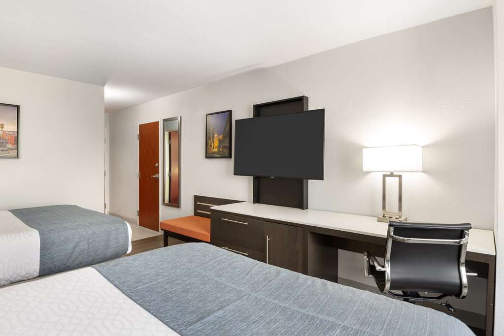 Фото Best Western Premier Richmond City Gateway