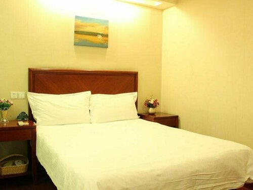 Гостиница GreenTree Inn ShaanXi HanZhong Railway Station BeiYiHuan Road Express Hotel в Ханьчжуне