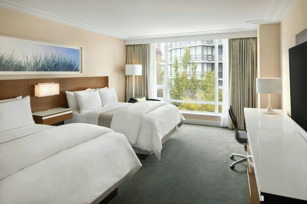 Фото The Westin Wall Centre, Vancouver Airport